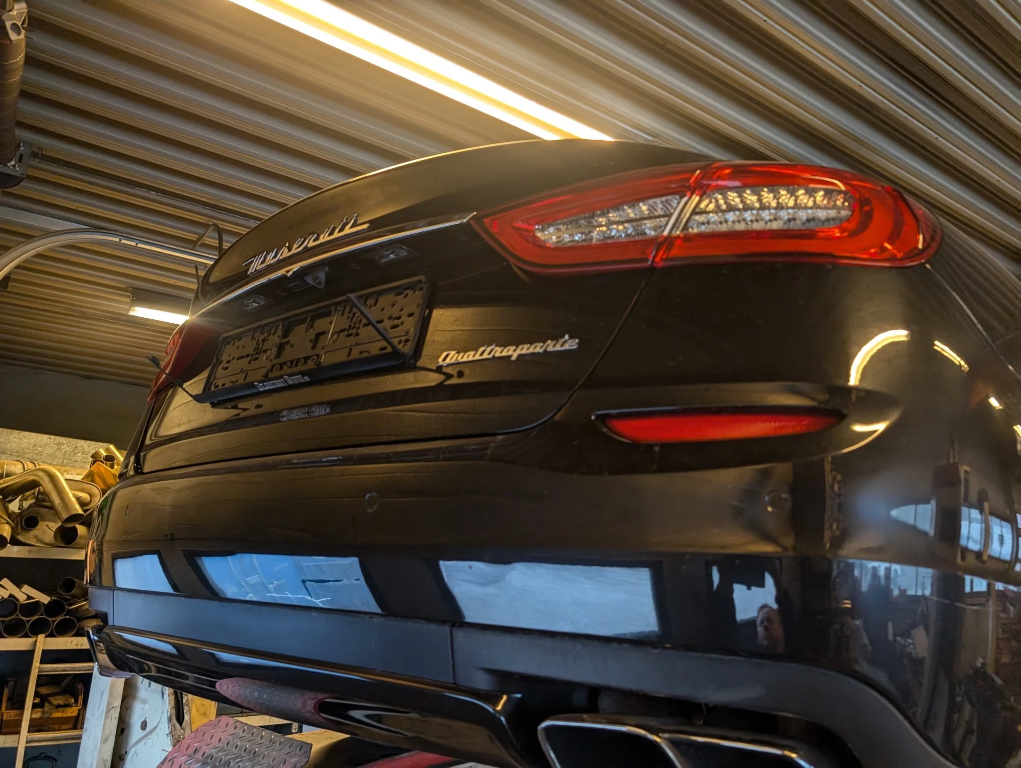 Maserati Quattroporte – bak